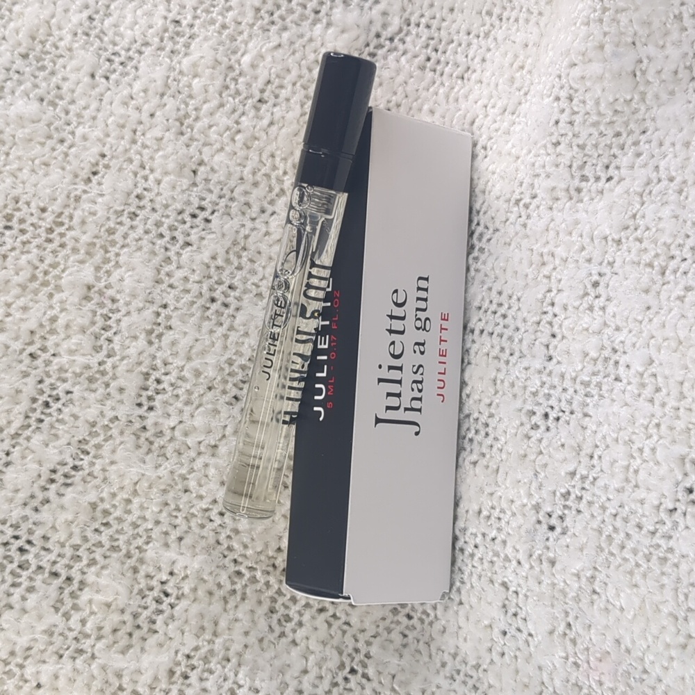Juliette has a gun Parfums in JULIETTE, 5ml/0.17fl oz - Picture 10 of 10